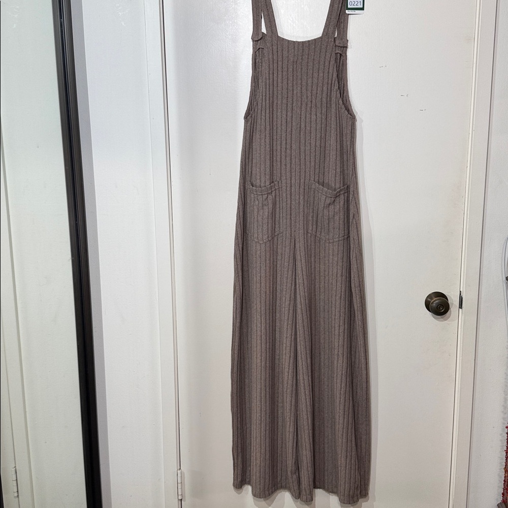 Ribbed Knit Wide-Leg Overalls in Taupe - Picture 8 of 9